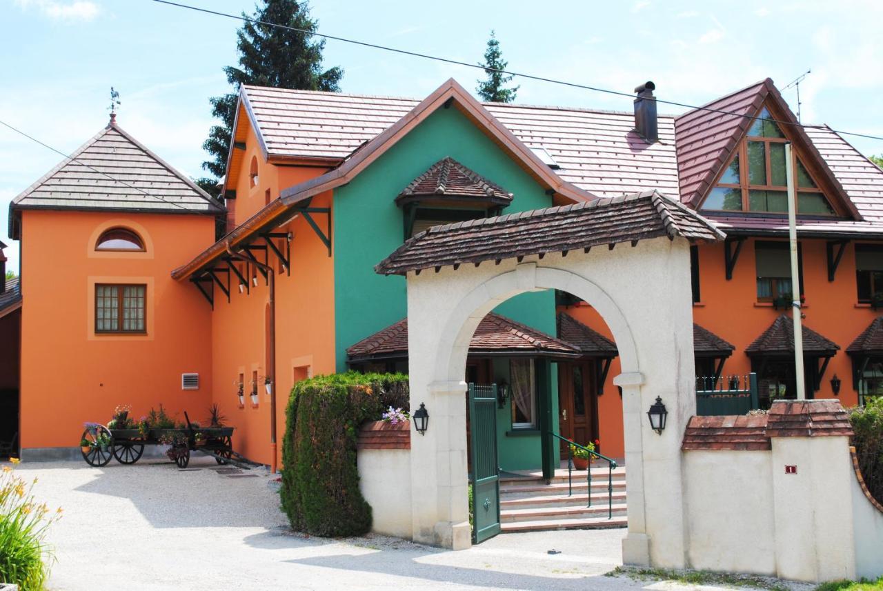 L'Auberge Des Gourmets Hotel Restaurant Le Vaudioux 外观 照片