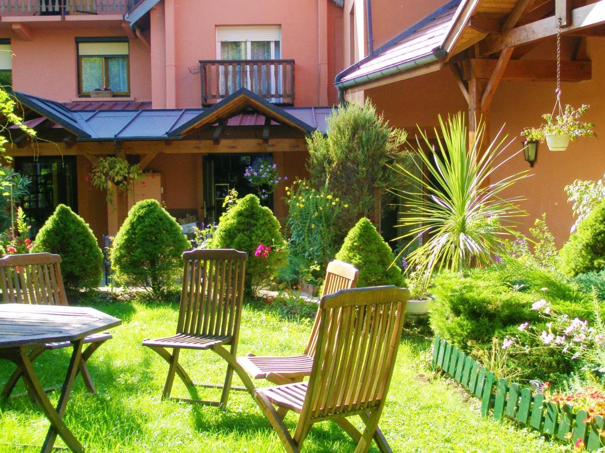 L'Auberge Des Gourmets Hotel Restaurant Le Vaudioux 外观 照片