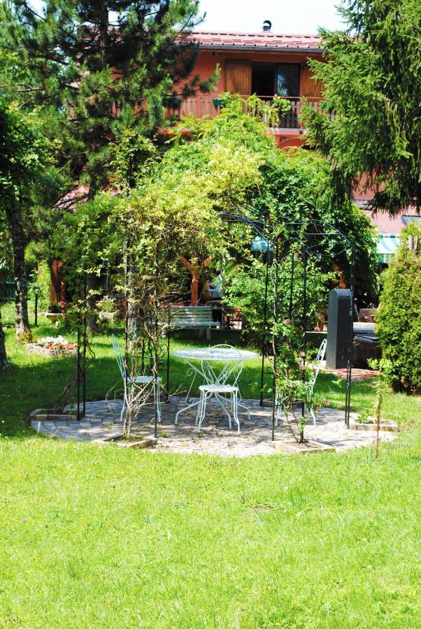 L'Auberge Des Gourmets Hotel Restaurant Le Vaudioux 外观 照片